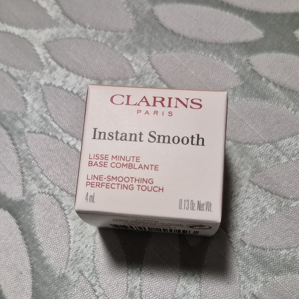 Clarins Instant Smooth Perfecting Touch